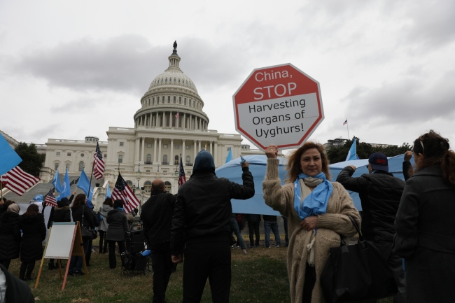 Uygur Türkleri Washington'da Çin'i protesto etti